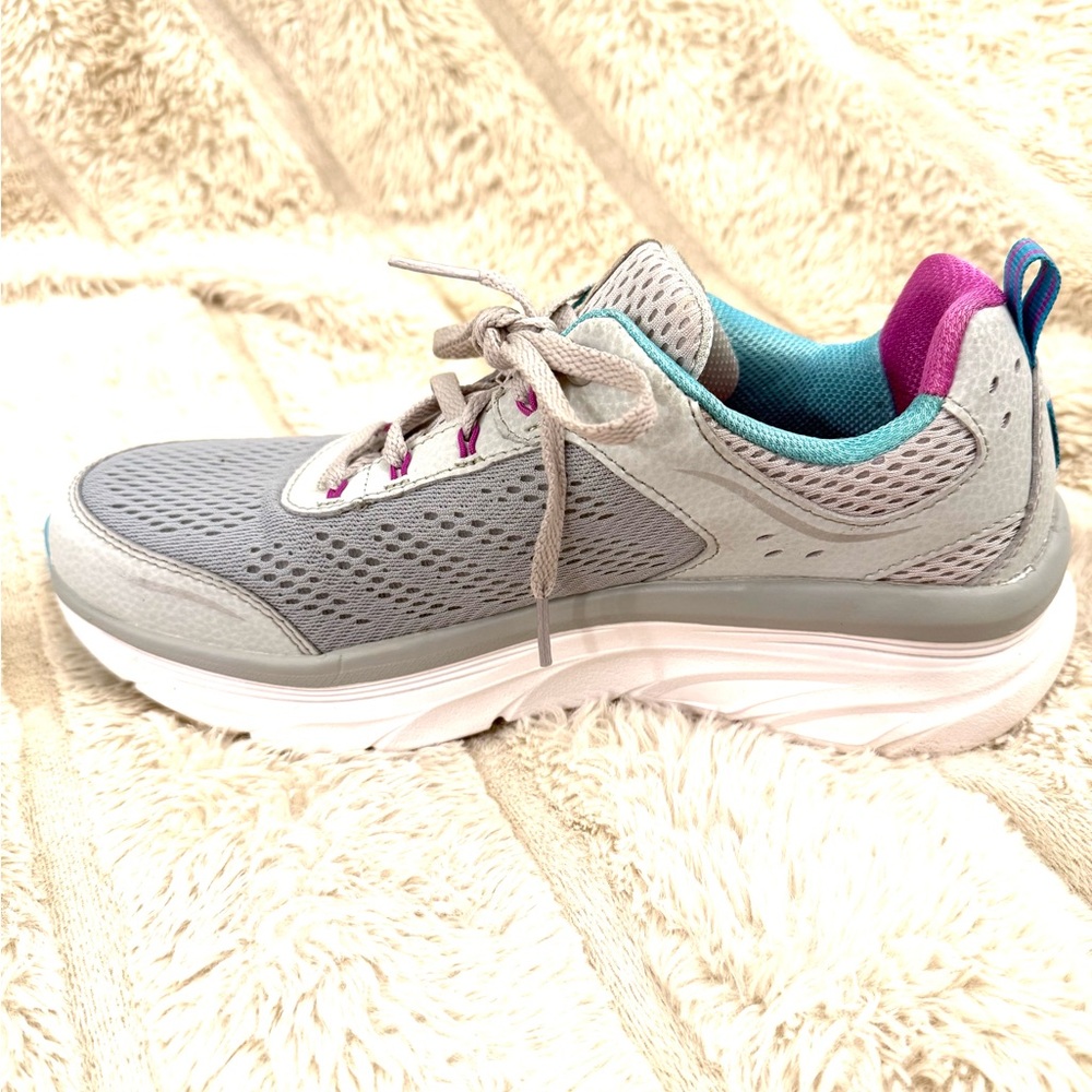 Skechers Women's D’Lux Walker Sneakers - Picture 4 of 8